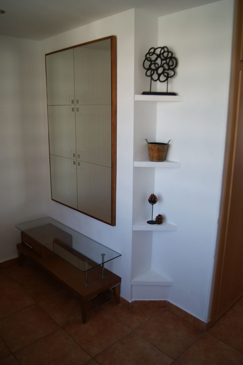 01-hall.jpg